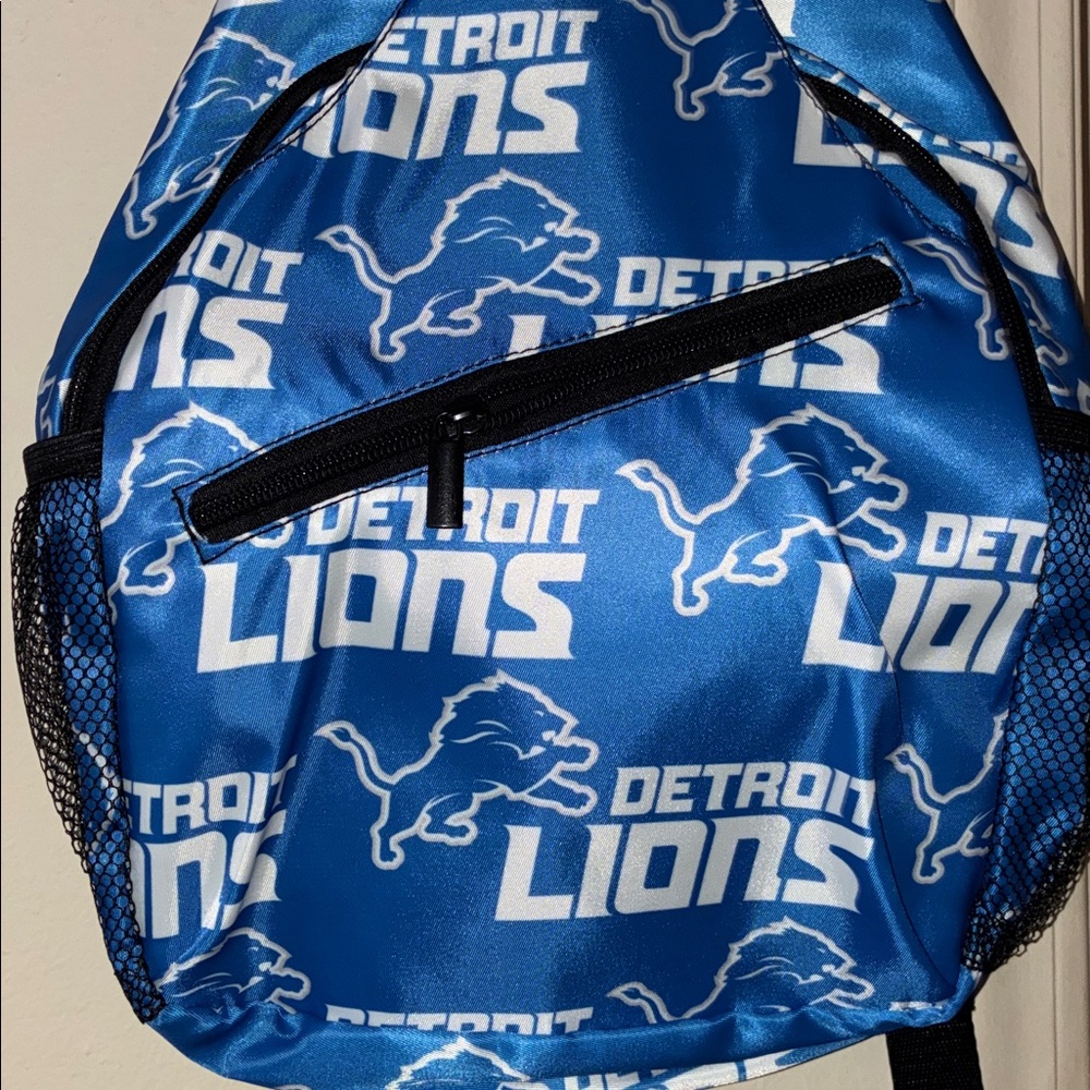Detroit Lions Sling Bag - Picture 5 of 14